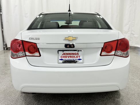 Used 2011 Chevrolet Cruze LS image 7