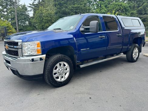 Used 2014 Chevrolet Silverado 2500 LT AWD/4WD image 3