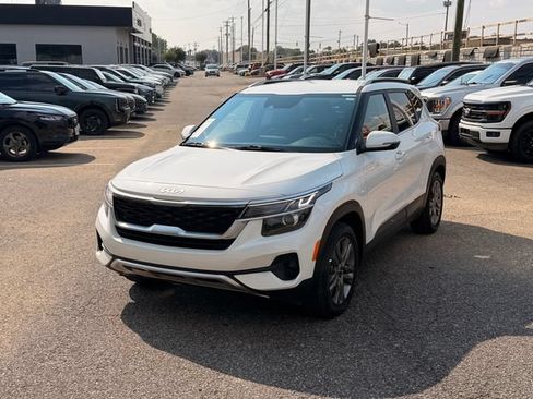 Certified 2023 Kia Seltos S w/ Navigation Package FWD image 1