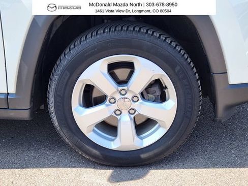 Used 2018 Jeep Compass Latitude w/ Popular Equipment Group FWD image 15