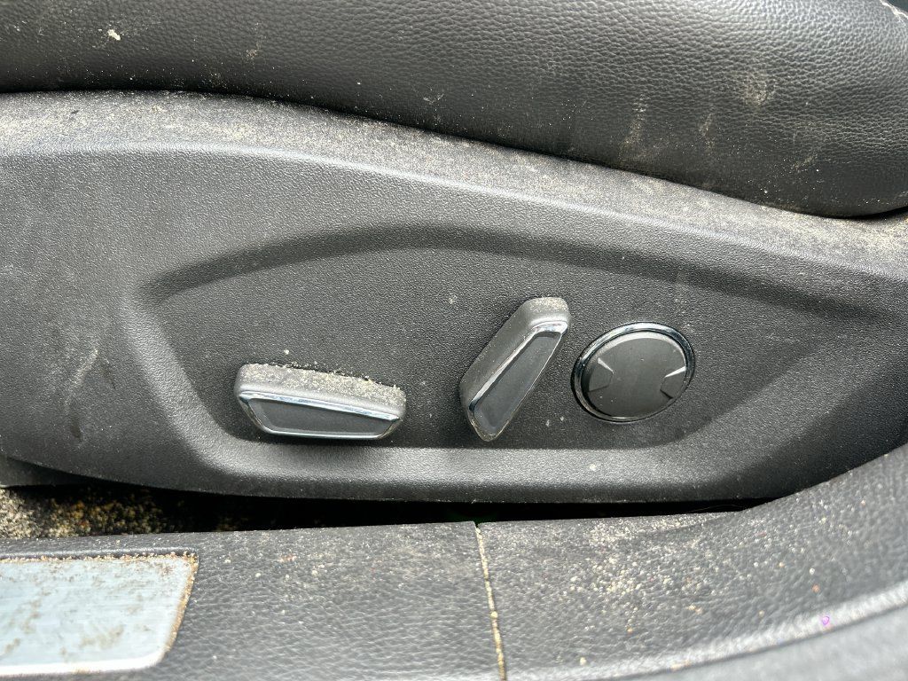 Used 2015 Ford Fusion Titanium FWD image 12