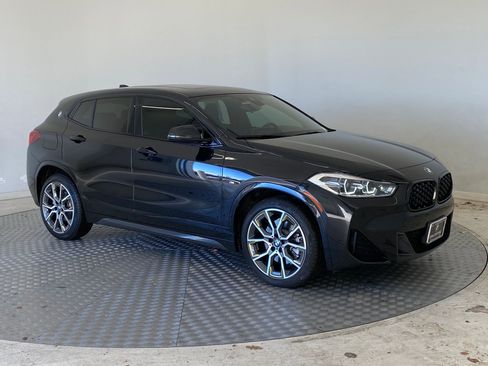 Certified 2023 BMW X2 xDrive28i w/ Edition Goldplay image 6