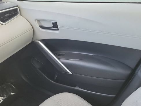 Used 2024 Toyota Corolla Cross L FWD image 13