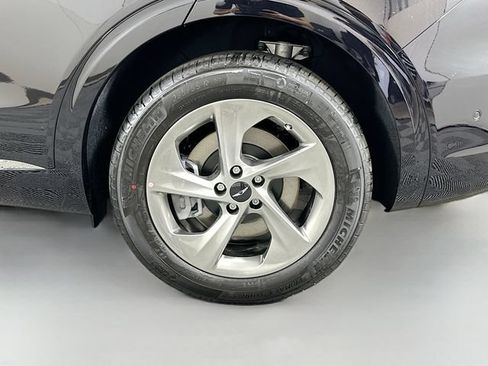 New 2026 Genesis GV70 2.5T Advanced AWD/4WD image 23