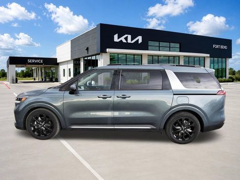 Used 2023 Kia Carnival SX FWD image 8