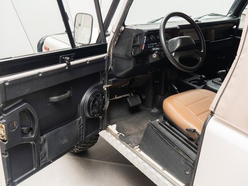 Used 1997 Land Rover Defender 90 AWD/4WD image 23