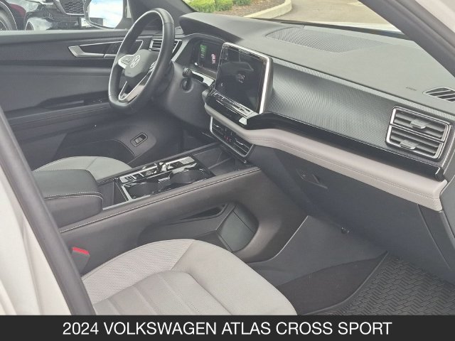 Used 2024 Volkswagen Atlas Cross Sport SEL R-Line AWD/4WD image 23
