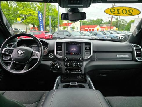 Used 2019 RAM 1500 Big Horn AWD/4WD image 3