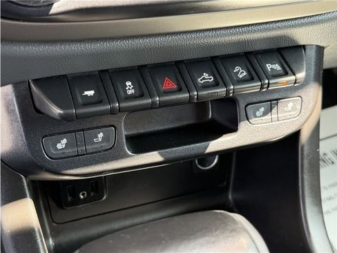 Used 2019 Chevrolet Colorado Z71 image 45