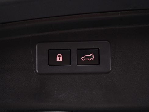 Used 2020 Subaru Outback Touring w/ Popular Package #2 image 16