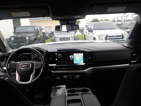 Used 2022 GMC Sierra 1500 Elevation image 3