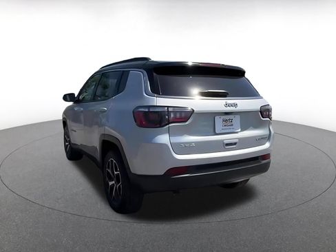 Used 2025 Jeep Compass Limited AWD/4WD image 9