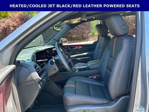 Certified 2026 Chevrolet Traverse RS FWD image 6