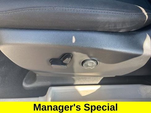 Used 2023 Chrysler Voyager LX FWD image 12
