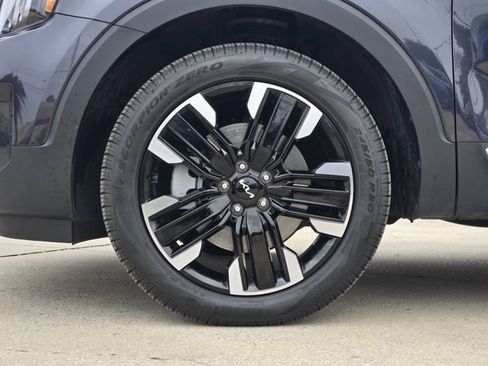 Certified 2025 Kia Telluride SX image 11