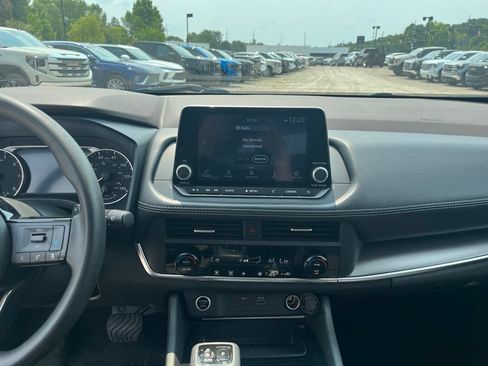 Used 2023 Nissan Rogue SV AWD/4WD image 24