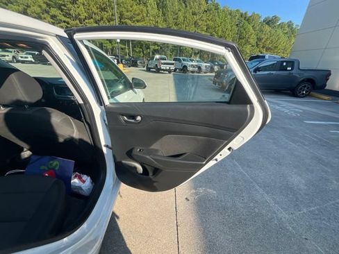 Used 2021 Hyundai Accent SE FWD image 33