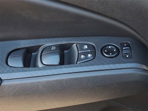 Used 2024 Nissan Altima 2.5 SV image 23