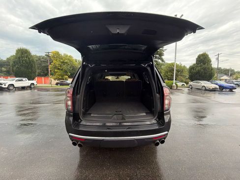 Used 2022 Chevrolet Suburban Premier AWD/4WD image 29