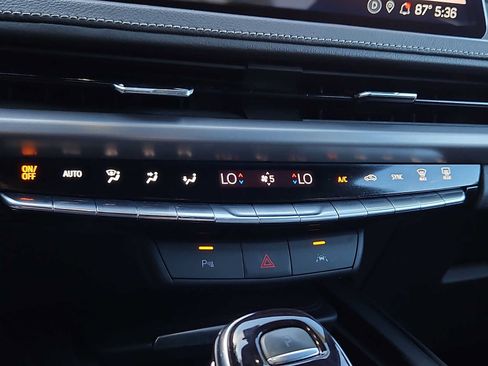 Used 2024 Cadillac XT4 Premium Luxury AWD/4WD image 17