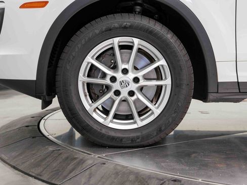 Used 2015 Porsche Cayenne Diesel AWD/4WD image 11