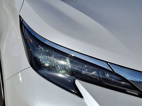 Used 2024 Toyota Sienna XLE image 9