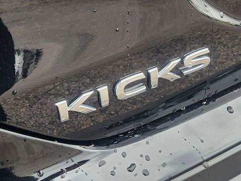 Used 2023 Nissan Kicks SV image 11