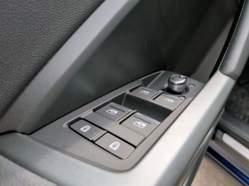 Certified 2025 Audi Q3 2.0T Premium w/ Convenience Package image 15