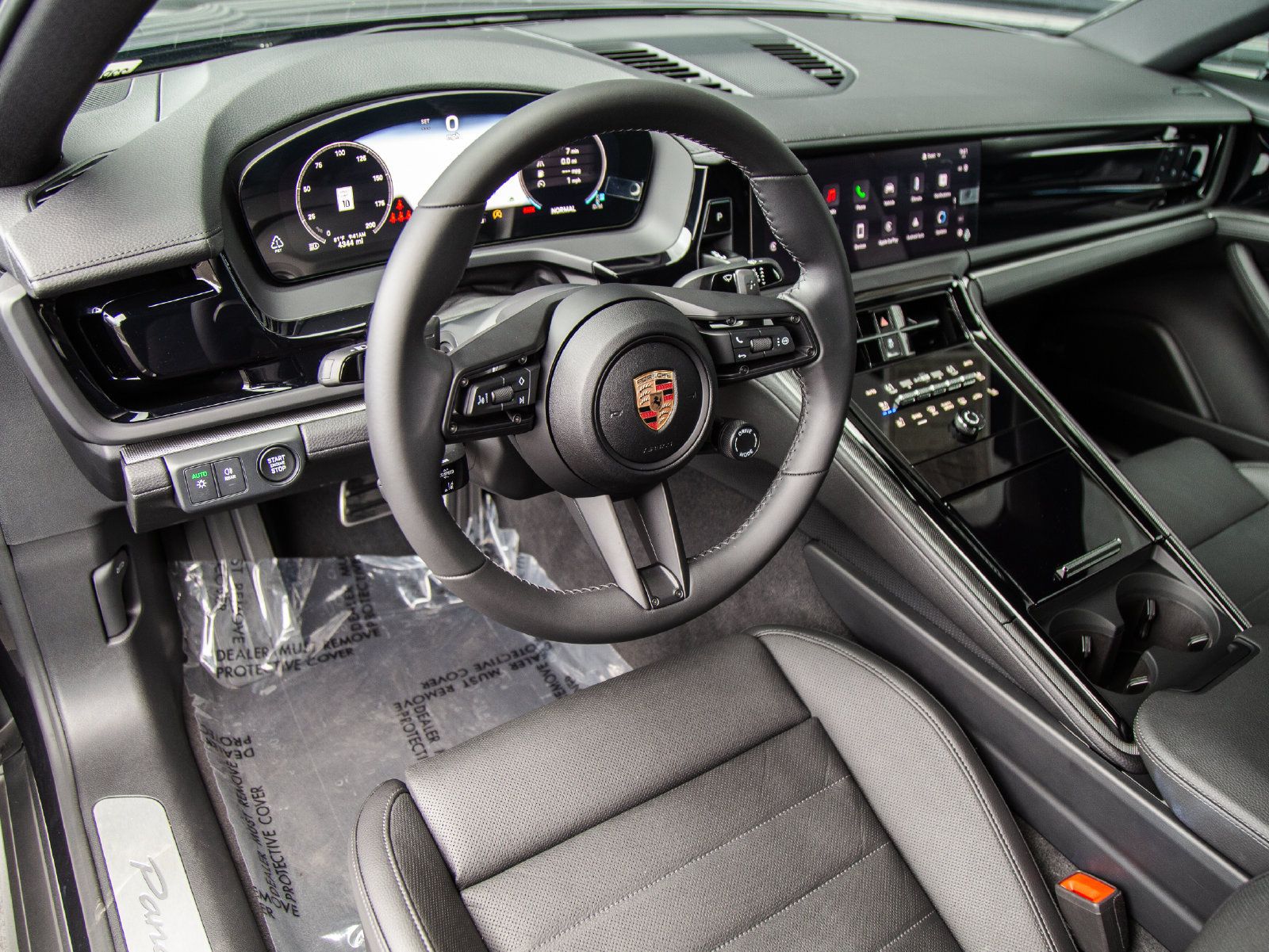 Certified 2025 Porsche Panamera RWD image 4