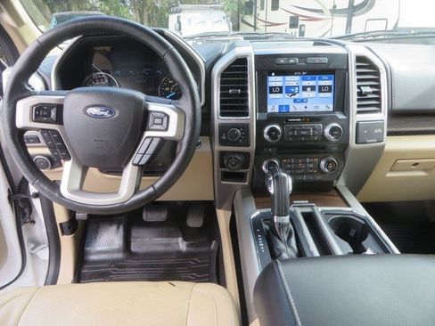 Used 2017 Ford F150 Lariat w/ Equipment Group 502A Luxury AWD/4WD image 12