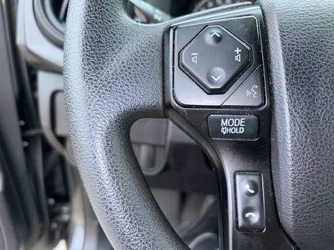 Used 2022 Toyota Tacoma SR AWD/4WD image 10