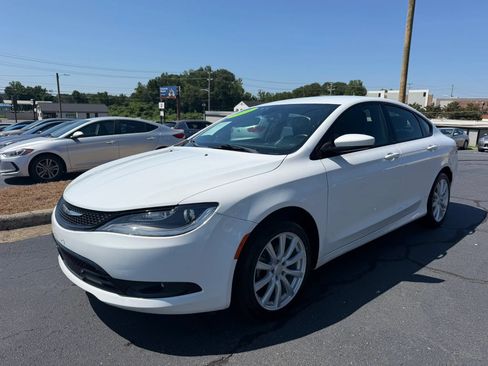 Used 2016 Chrysler 200 S FWD image 3