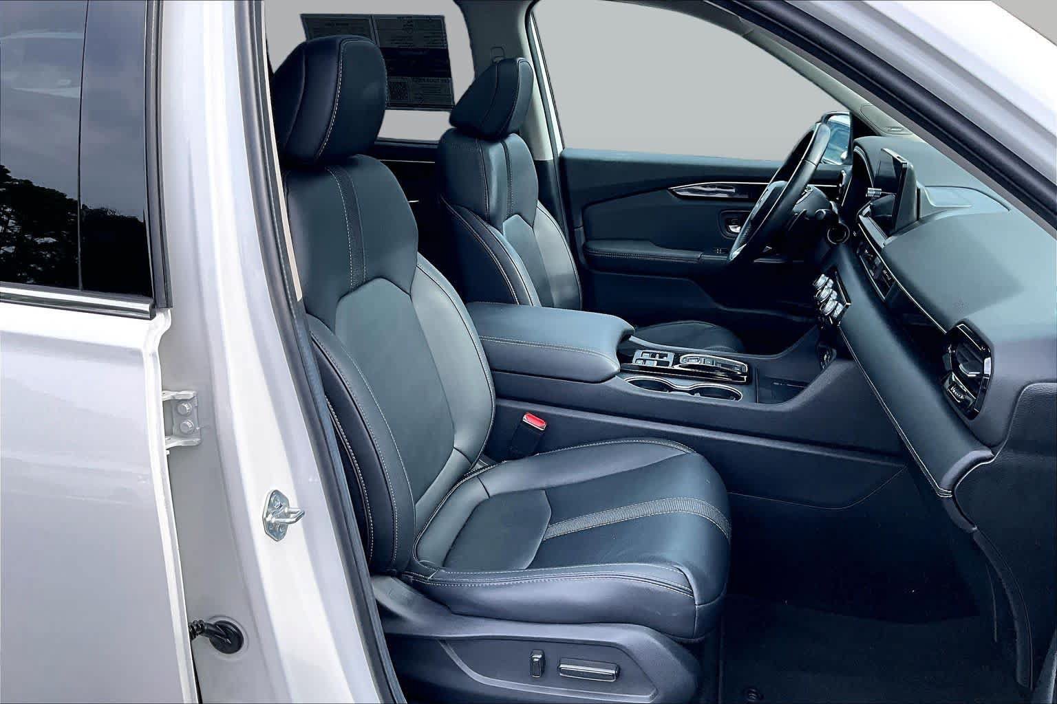 Used 2024 Honda Pilot Touring image 9