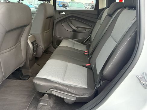 Used 2017 Ford Escape SE FWD image 5