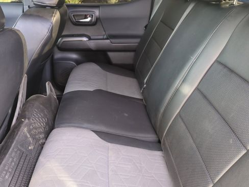 Used 2023 Toyota Tacoma TRD Off-Road image 17