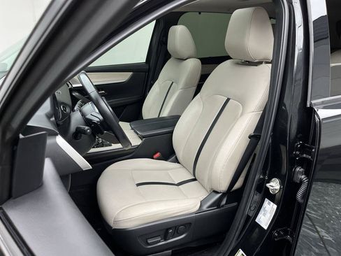 Certified 2024 MAZDA CX-90 Plug-In Hybrid w/ Preferred AWD/4WD image 11