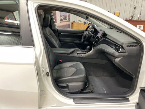 Used 2022 Toyota Camry SE w/ Convenience Package FWD image 26