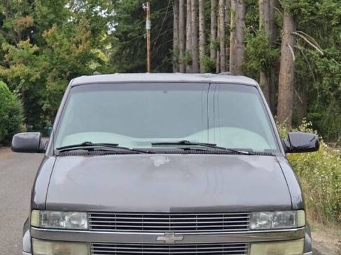 Used 2005 Chevrolet Astro LT 3dr Extended Mini Van w/ LS Preferred Equipment Group image 6