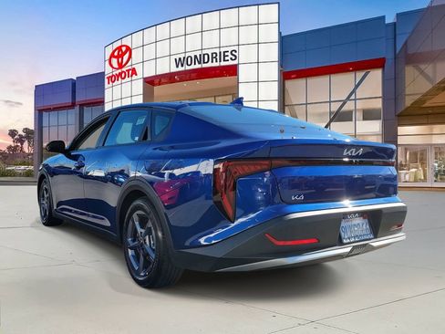 Used 2025 Kia K4 LXS image 3