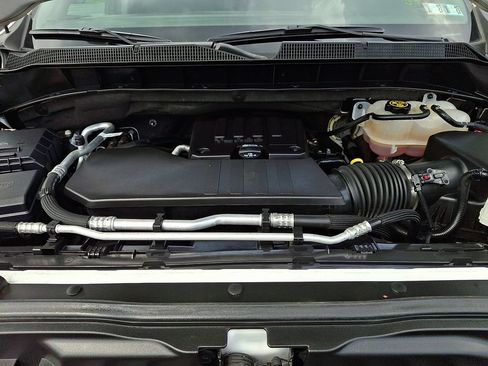 Used 2023 Chevrolet Silverado 1500 LT AWD/4WD image 28