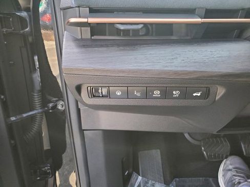 Certified 2023 Nissan Ariya PLATINUM+ e-4ORCE image 19