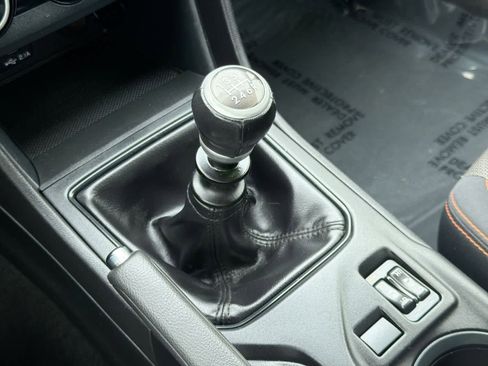 Used 2021 Subaru Crosstrek 2.0i Premium image 32