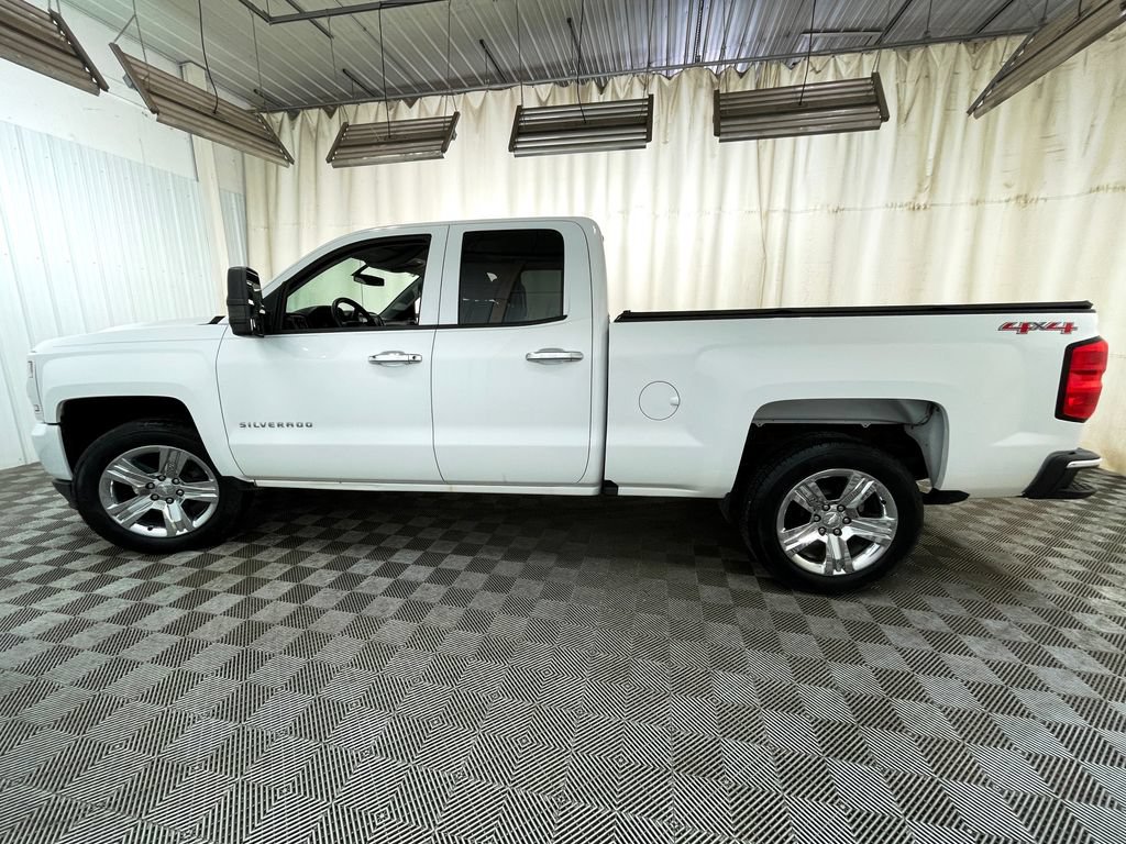 Used 2017 Chevrolet Silverado 1500 Custom w/ Custom Convenience Package AWD/4WD image 12