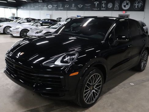 Used 2021 Porsche Cayenne image 1