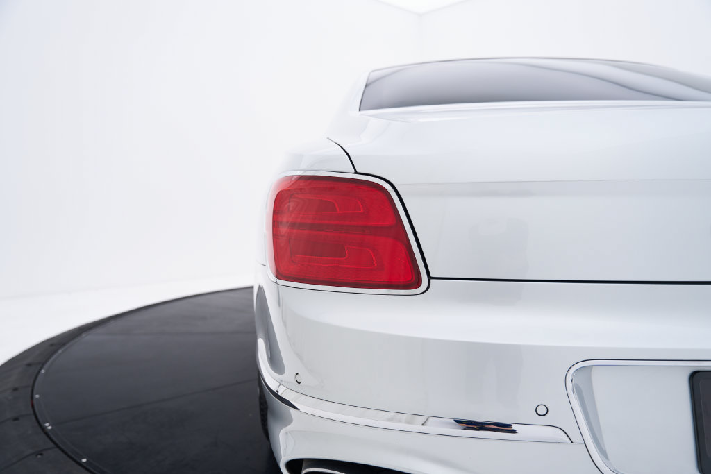 Used 2022 Bentley Flying Spur V8 AWD/4WD image 29