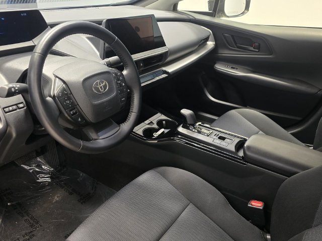 Used 2025 Toyota Prius LE FWD image 24
