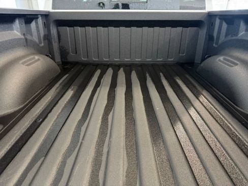 Used 2025 RAM 1500 Laramie AWD/4WD image 47