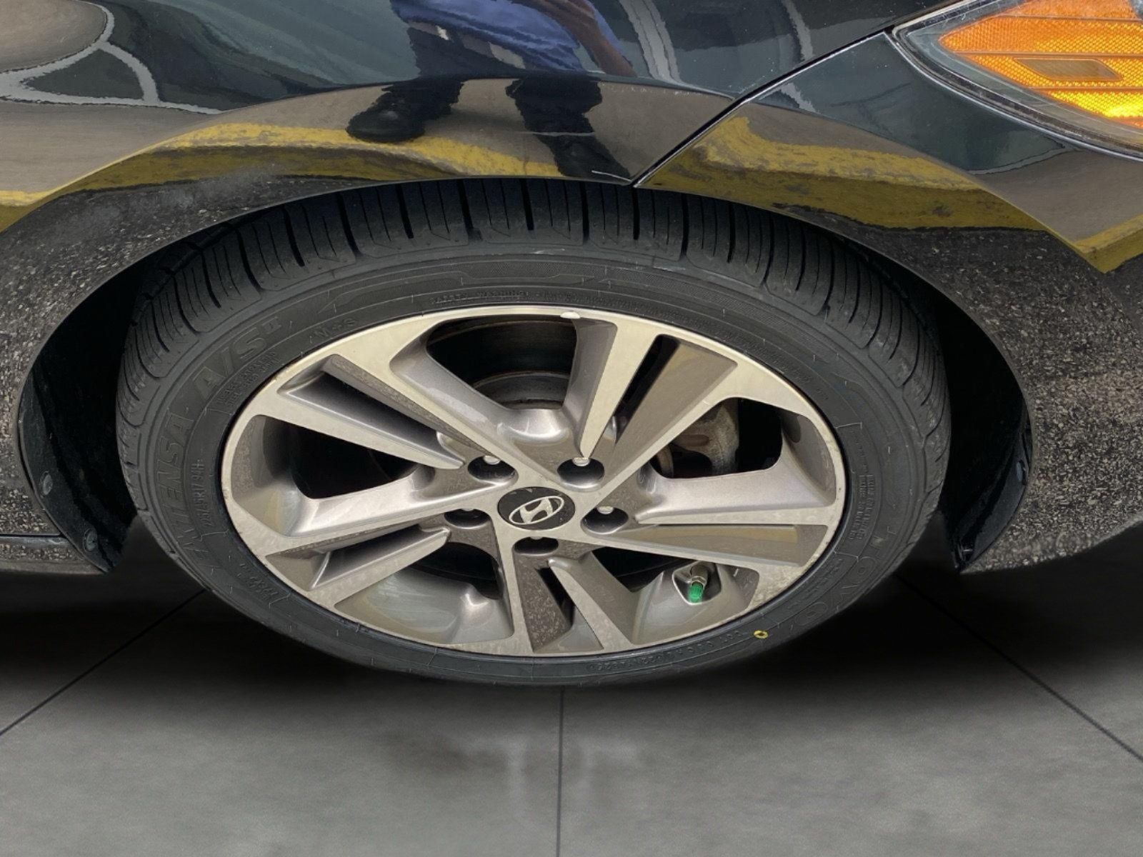 Used 2017 Hyundai Elantra Limited FWD image 8