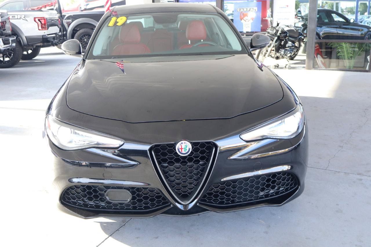 Used 2019 Alfa Romeo Giulia w/ Quick Order Package 22K Sport RWD image 13