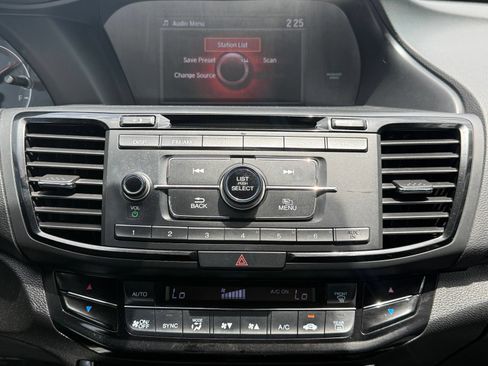 Used 2016 Honda Accord Sport image 29
